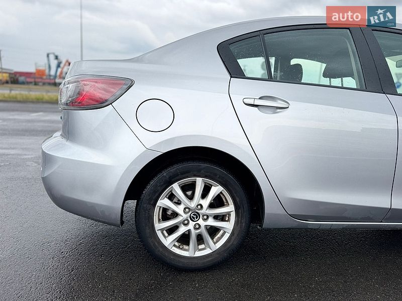 Седан Mazda 3 2013 в Львове