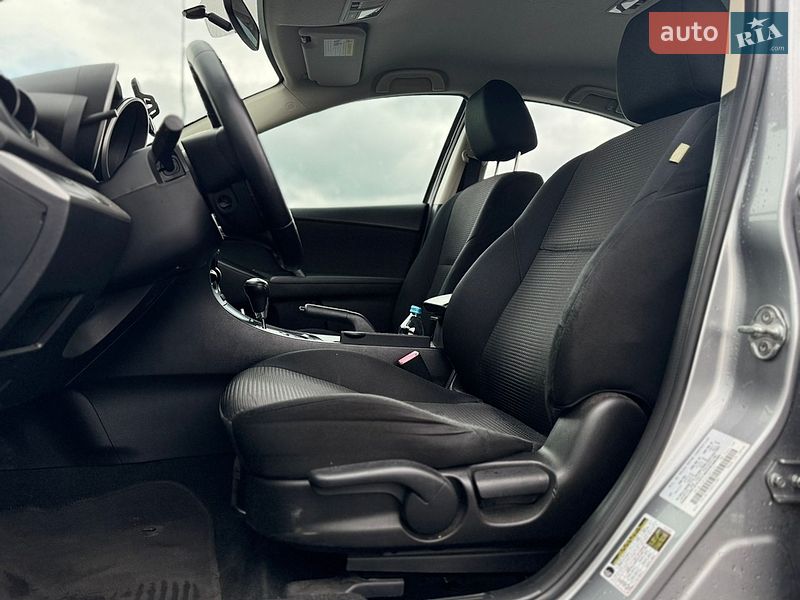 Седан Mazda 3 2013 в Львове