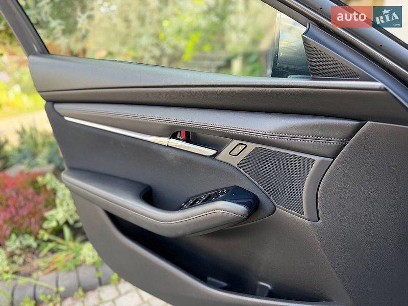 Седан Mazda 3 2019 в Львове