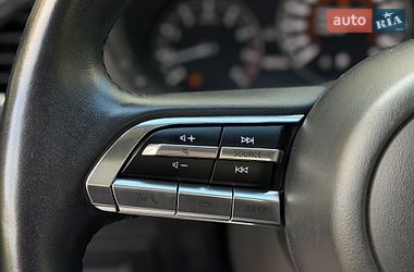 Седан Mazda 3 2019 в Львове