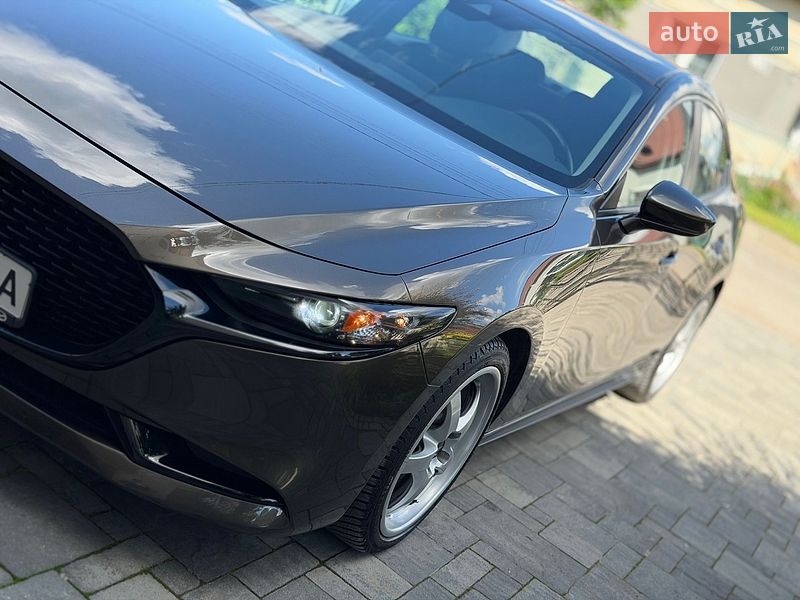 Седан Mazda 3 2019 в Львове