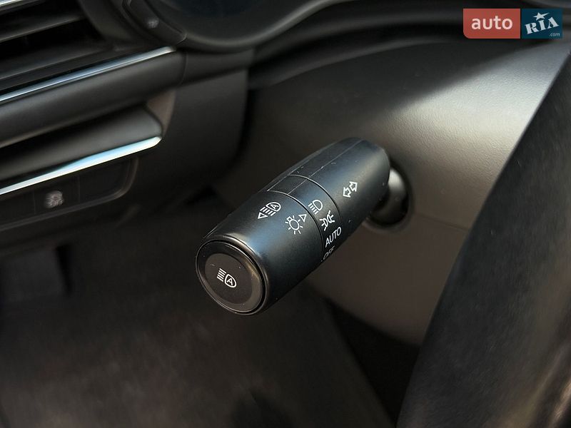 Седан Mazda 3 2019 в Львове