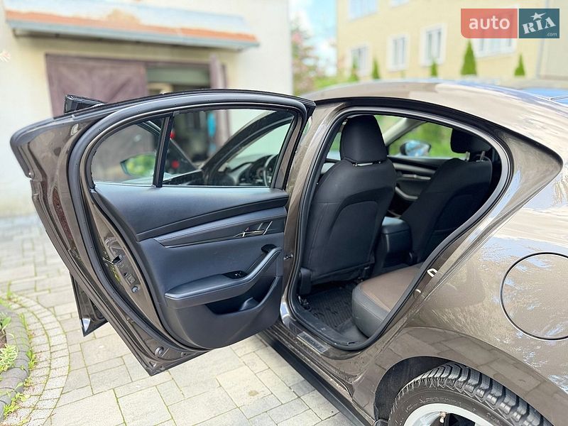 Седан Mazda 3 2019 в Львове