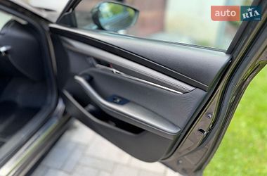 Седан Mazda 3 2019 в Львове