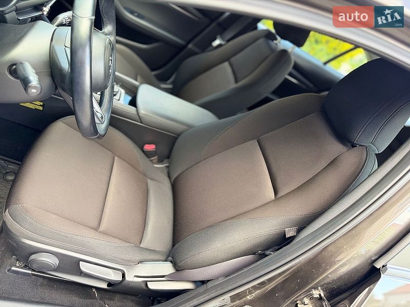 Седан Mazda 3 2019 в Львове