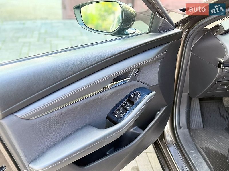 Седан Mazda 3 2019 в Львове