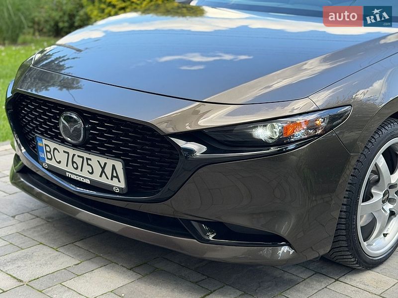 Седан Mazda 3 2019 в Львове