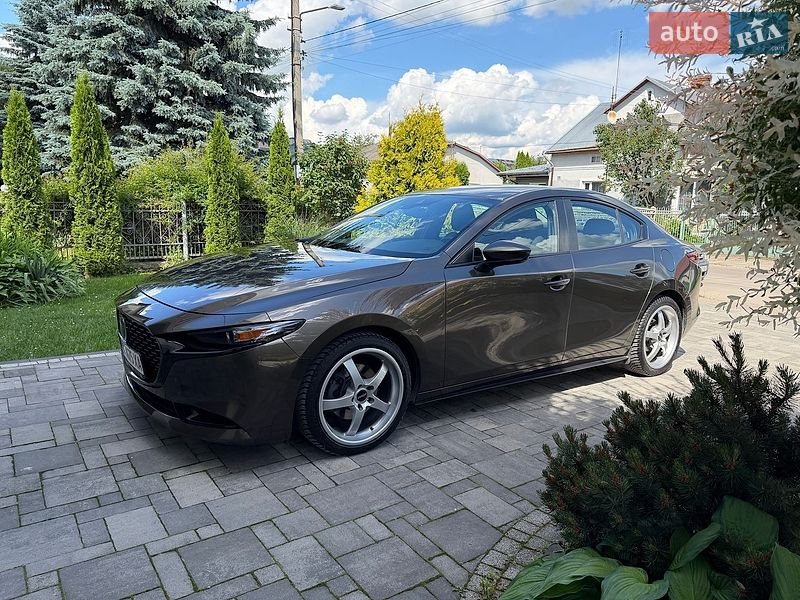 Седан Mazda 3 2019 в Львове