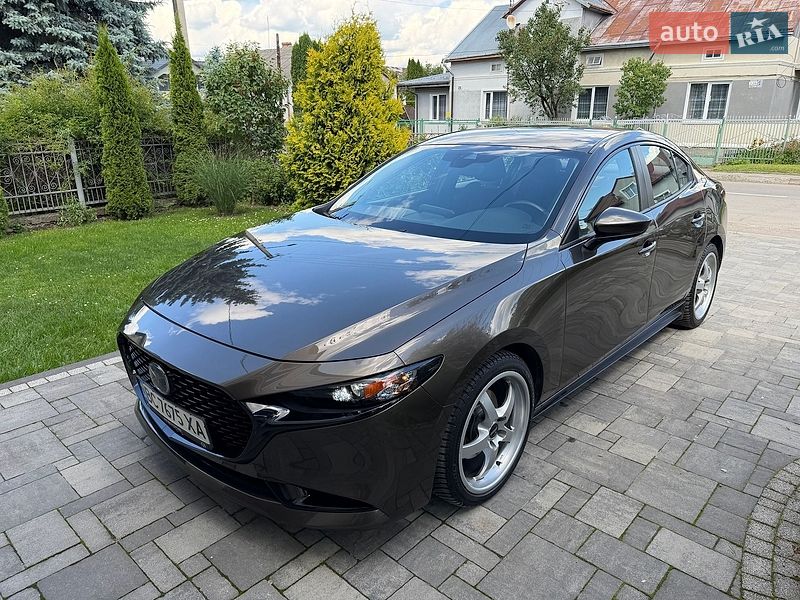 Седан Mazda 3 2019 в Львове
