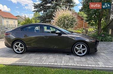 Седан Mazda 3 2019 в Львове