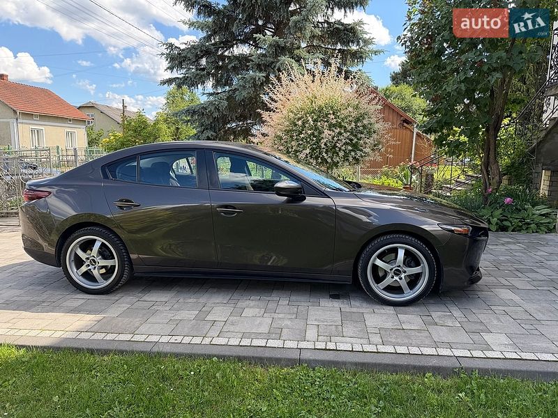 Седан Mazda 3 2019 в Львове