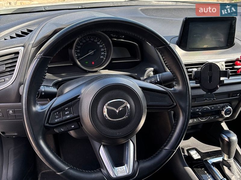 Седан Mazda 3 2017 в Дніпрі