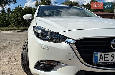 Седан Mazda 3 2017 в Дніпрі