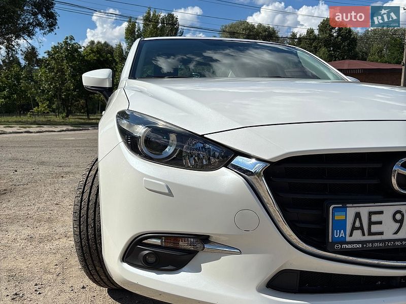Седан Mazda 3 2017 в Дніпрі