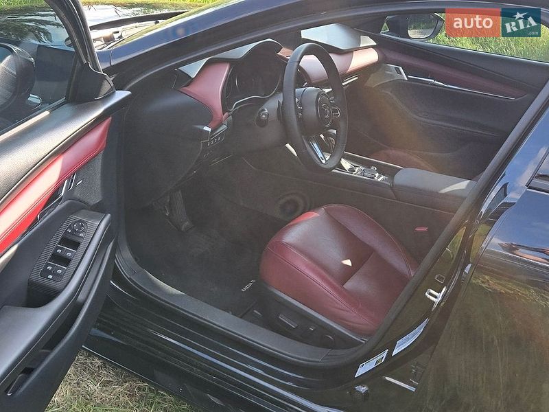Хэтчбек Mazda 3 2023 в Обухове