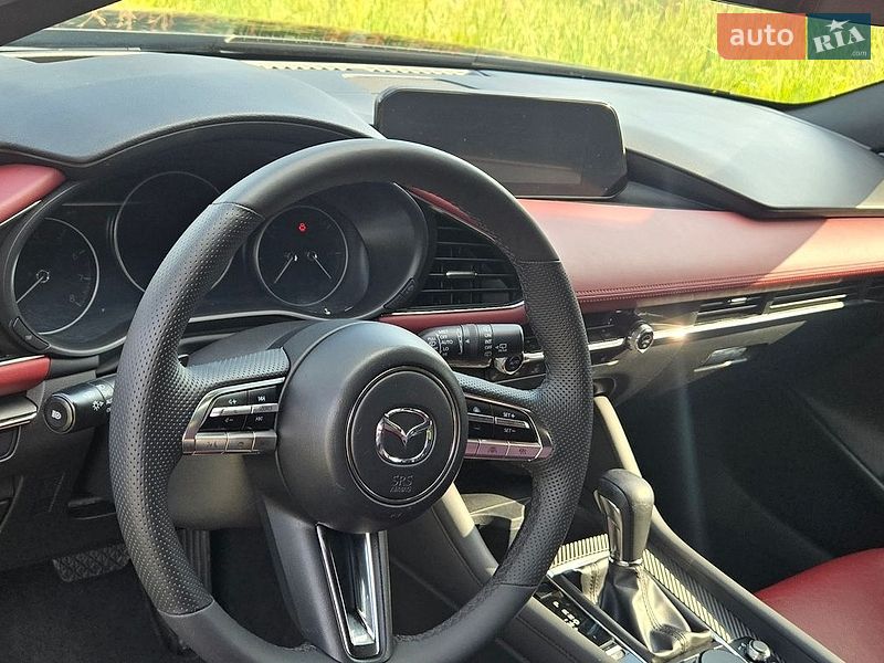 Хэтчбек Mazda 3 2023 в Обухове