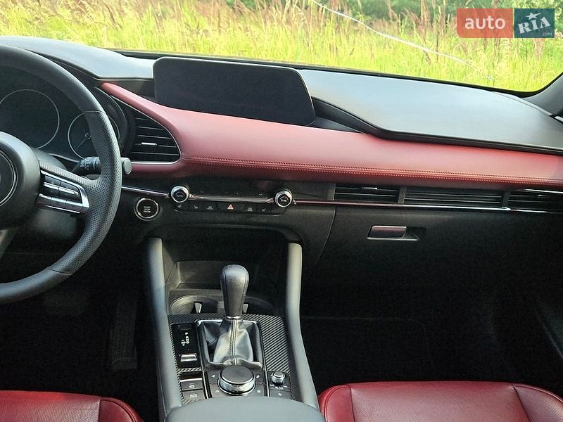 Хэтчбек Mazda 3 2023 в Обухове