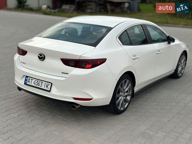Седан Mazda 3 2021 в Коломиї