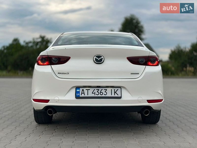 Седан Mazda 3 2021 в Коломиї