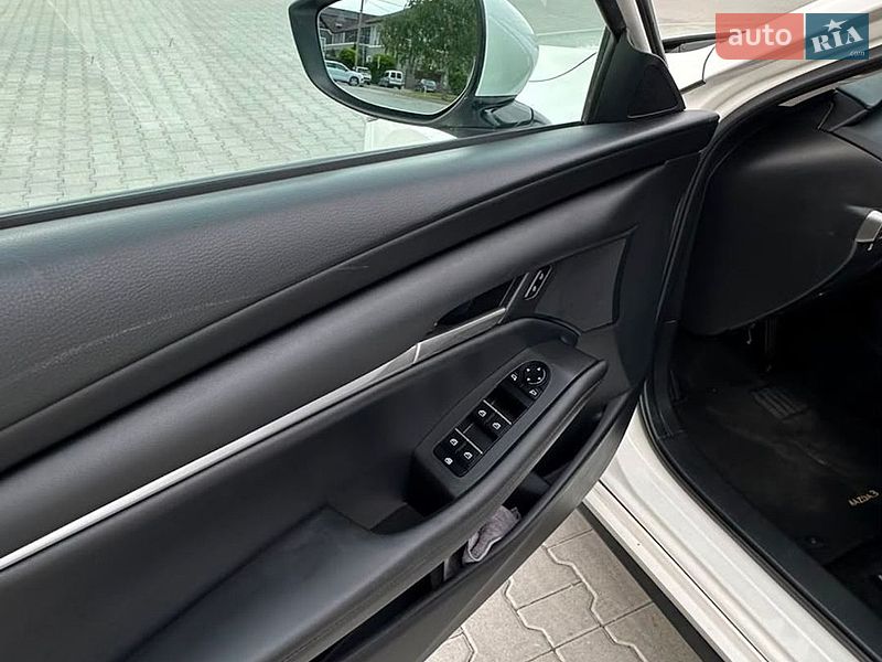 Седан Mazda 3 2021 в Коломиї