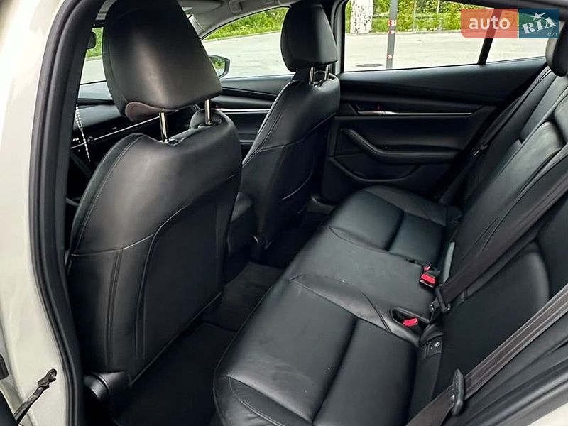 Седан Mazda 3 2021 в Коломиї