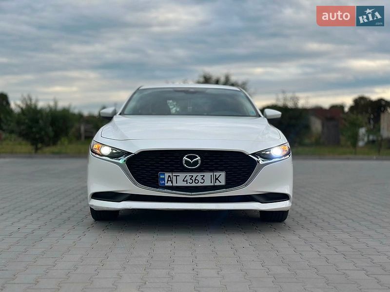 Седан Mazda 3 2021 в Коломиї