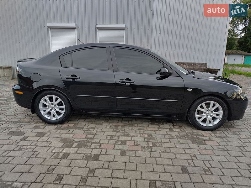 Седан Mazda 3 2007 в Тростянце