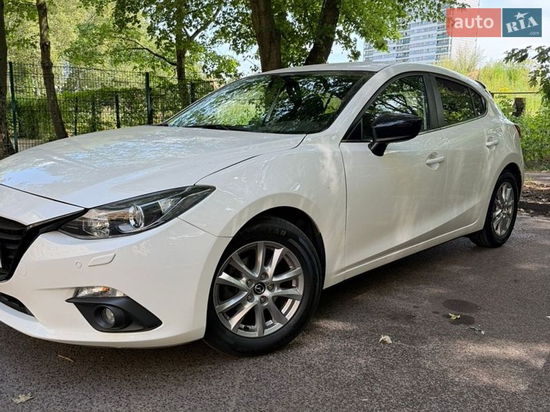Хэтчбек Mazda 3 2016 в Львове