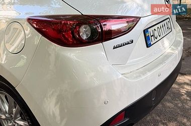 Хэтчбек Mazda 3 2016 в Львове