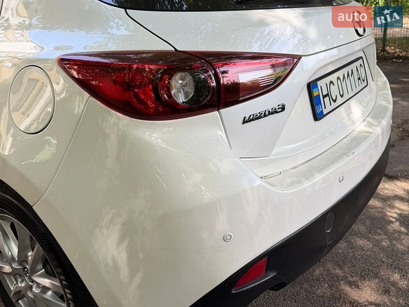 Хэтчбек Mazda 3 2016 в Львове