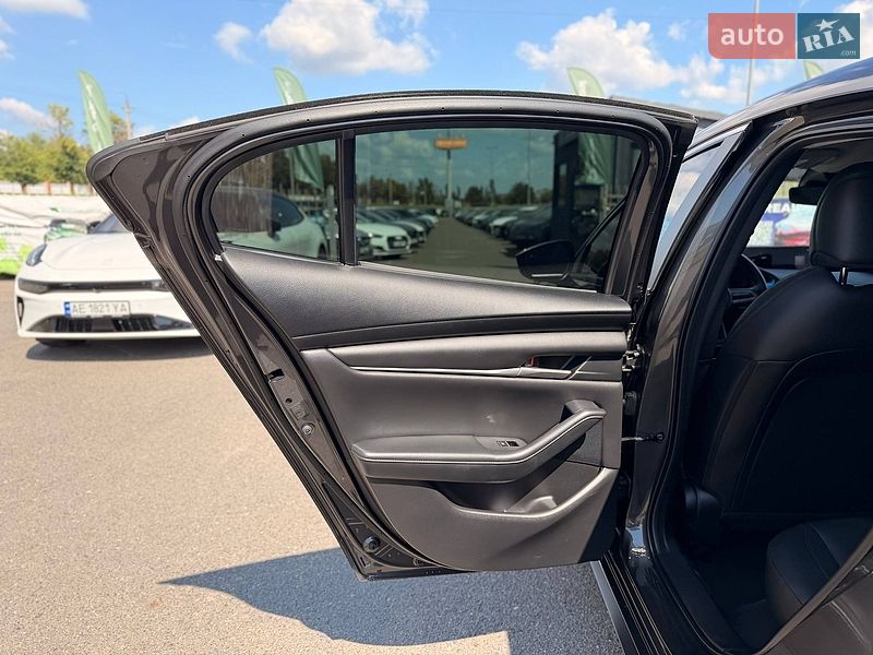 Седан Mazda 3 2019 в Кривому Розі
