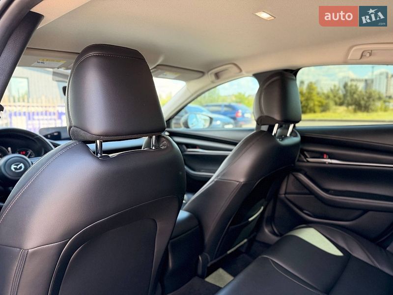 Седан Mazda 3 2019 в Кривому Розі