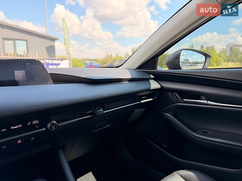 Седан Mazda 3 2019 в Кривому Розі