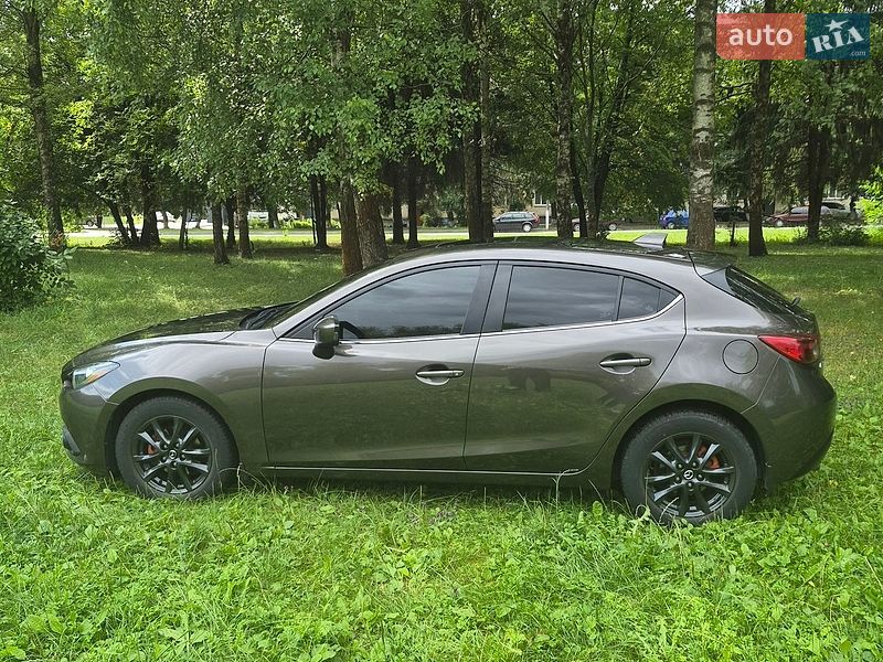 Хэтчбек Mazda 3 2014 в Староконстантинове