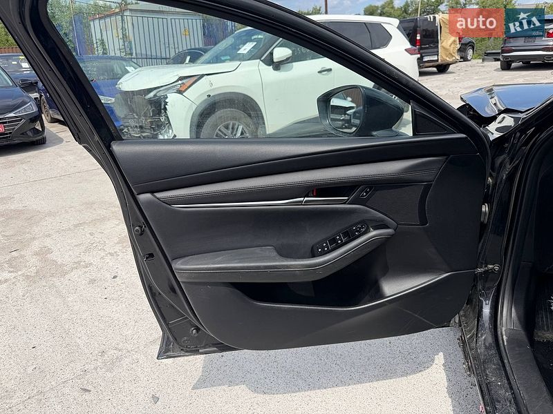Седан Mazda 3 2024 в Києві