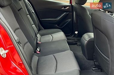 Седан Mazda 3 2015 в Рівному