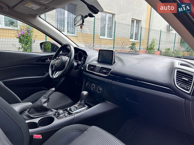 Седан Mazda 3 2015 в Рівному