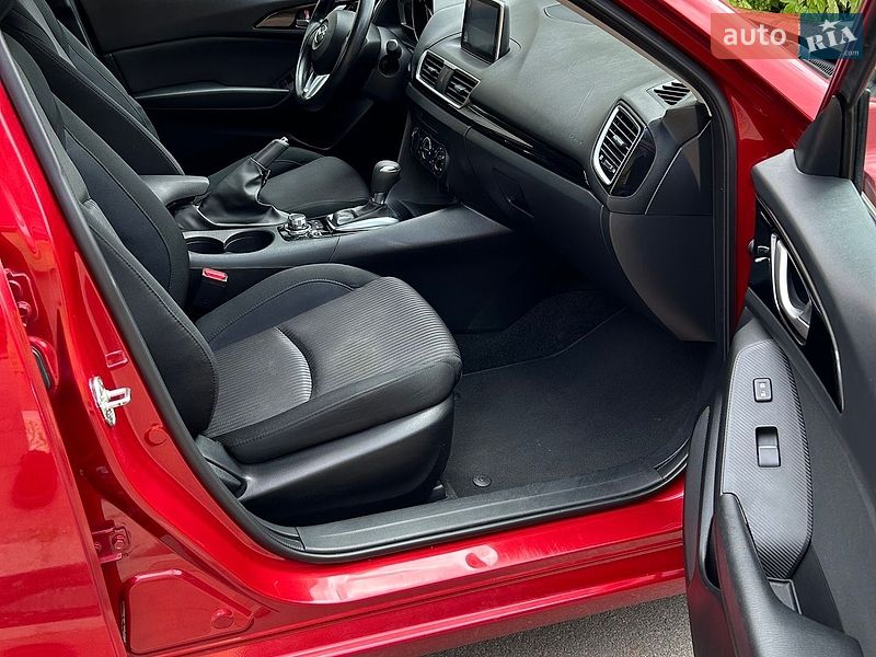 Седан Mazda 3 2015 в Рівному