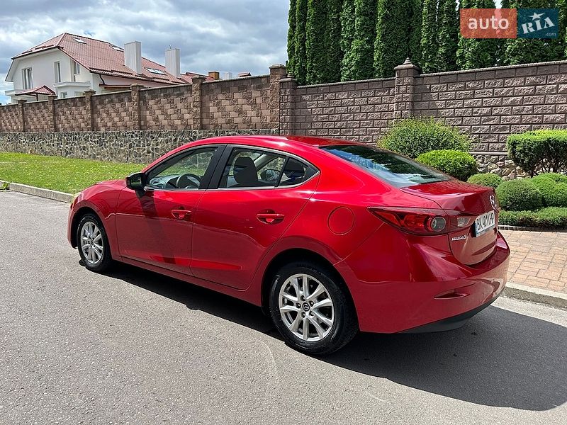 Седан Mazda 3 2015 в Рівному