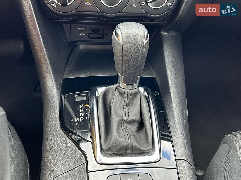 Седан Mazda 3 2015 в Рівному
