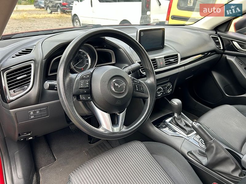 Седан Mazda 3 2015 в Рівному