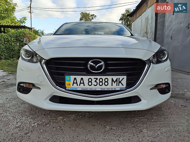 Седан Mazda 3 2016 в Киеве