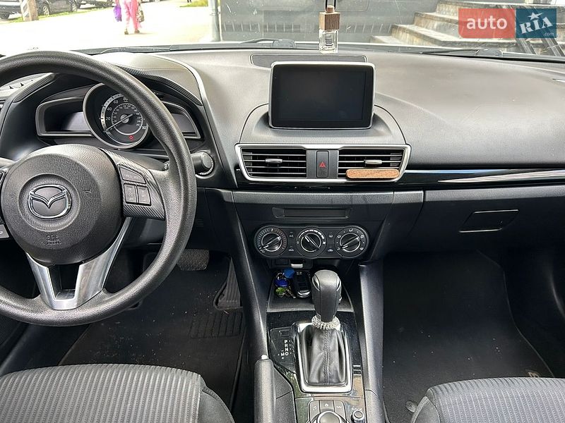 Седан Mazda 3 2016 в Полтаві