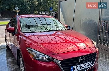 Седан Mazda 3 2017 в Днепре