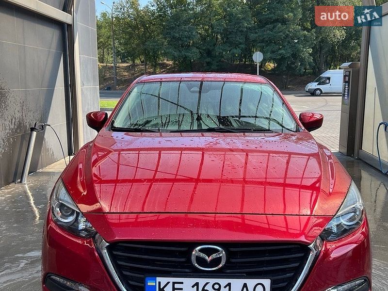 Седан Mazda 3 2017 в Днепре
