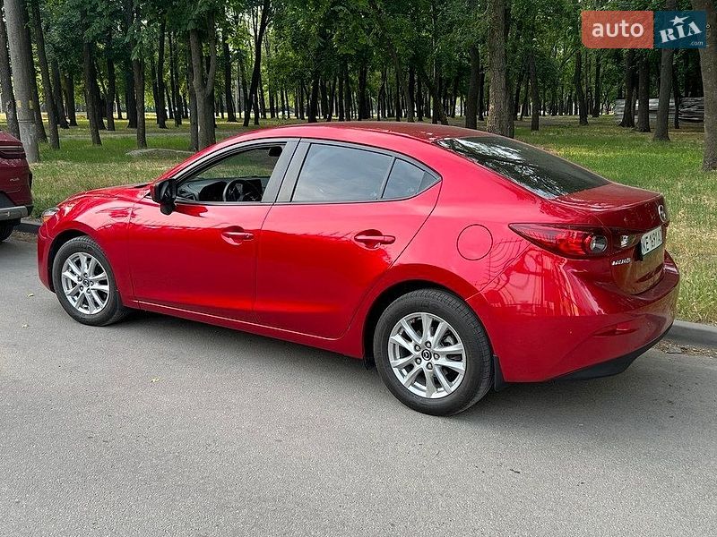 Седан Mazda 3 2017 в Днепре