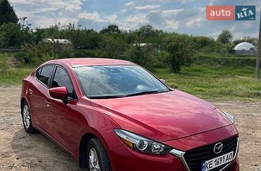 Седан Mazda 3 2017 в Днепре