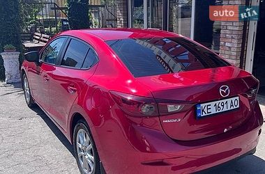 Седан Mazda 3 2017 в Днепре