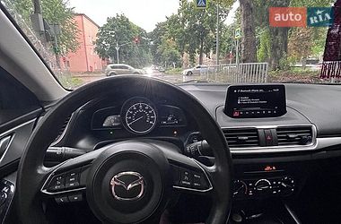 Седан Mazda 3 2017 в Днепре
