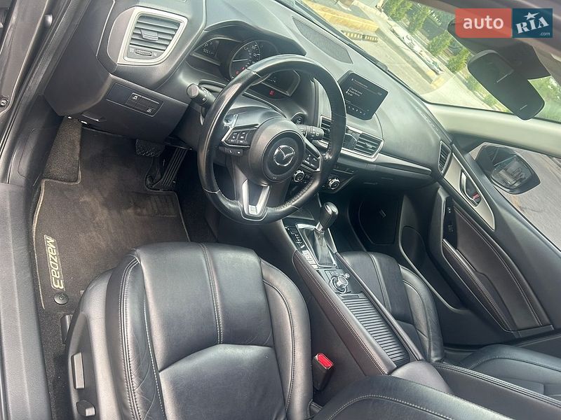 Хетчбек Mazda 3 2016 в Миколаєві